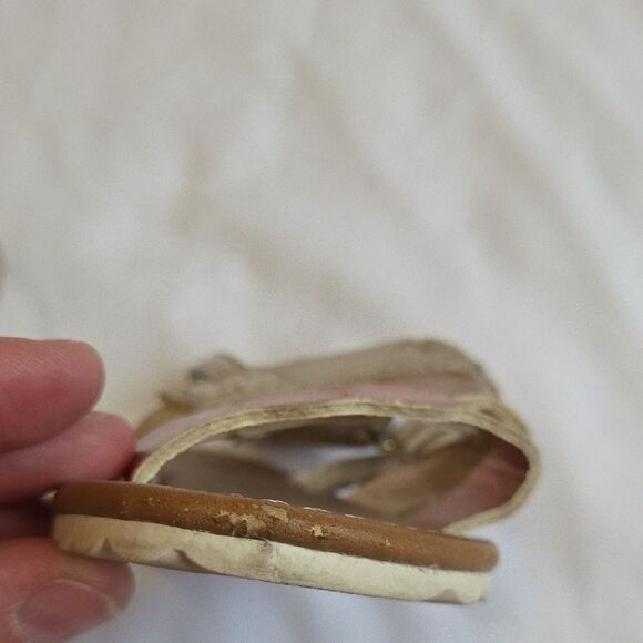 Wonder Nation Pink and Gold Sandals Size 3 - Picture 4 of 5
